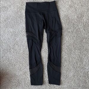 Lululemon black sz 6 Reveal Tight Precision Leggings Full Length 28 inch inseam
